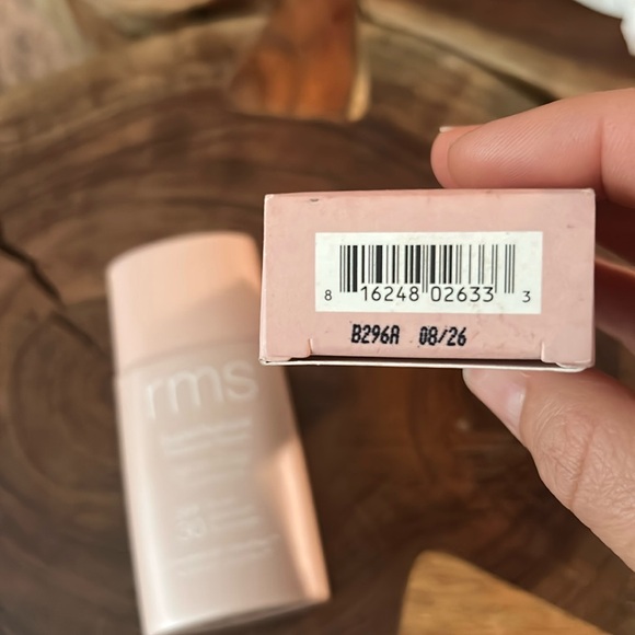 RMS Beauty Super Natural Radiance Serum Light Aura - Picture 2 of 2